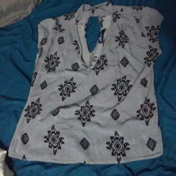 Lac Bleu Tops - Reposh- too small. High/low choker shirt.